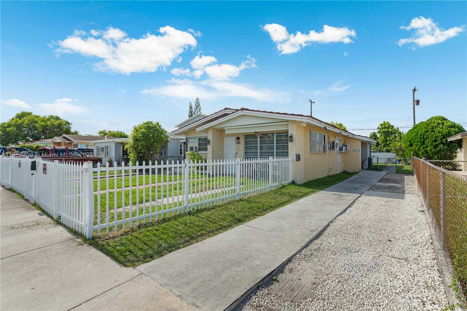 Small Image of 9311 SOUTH WEST 37TH ST #3, Miami Number 5
