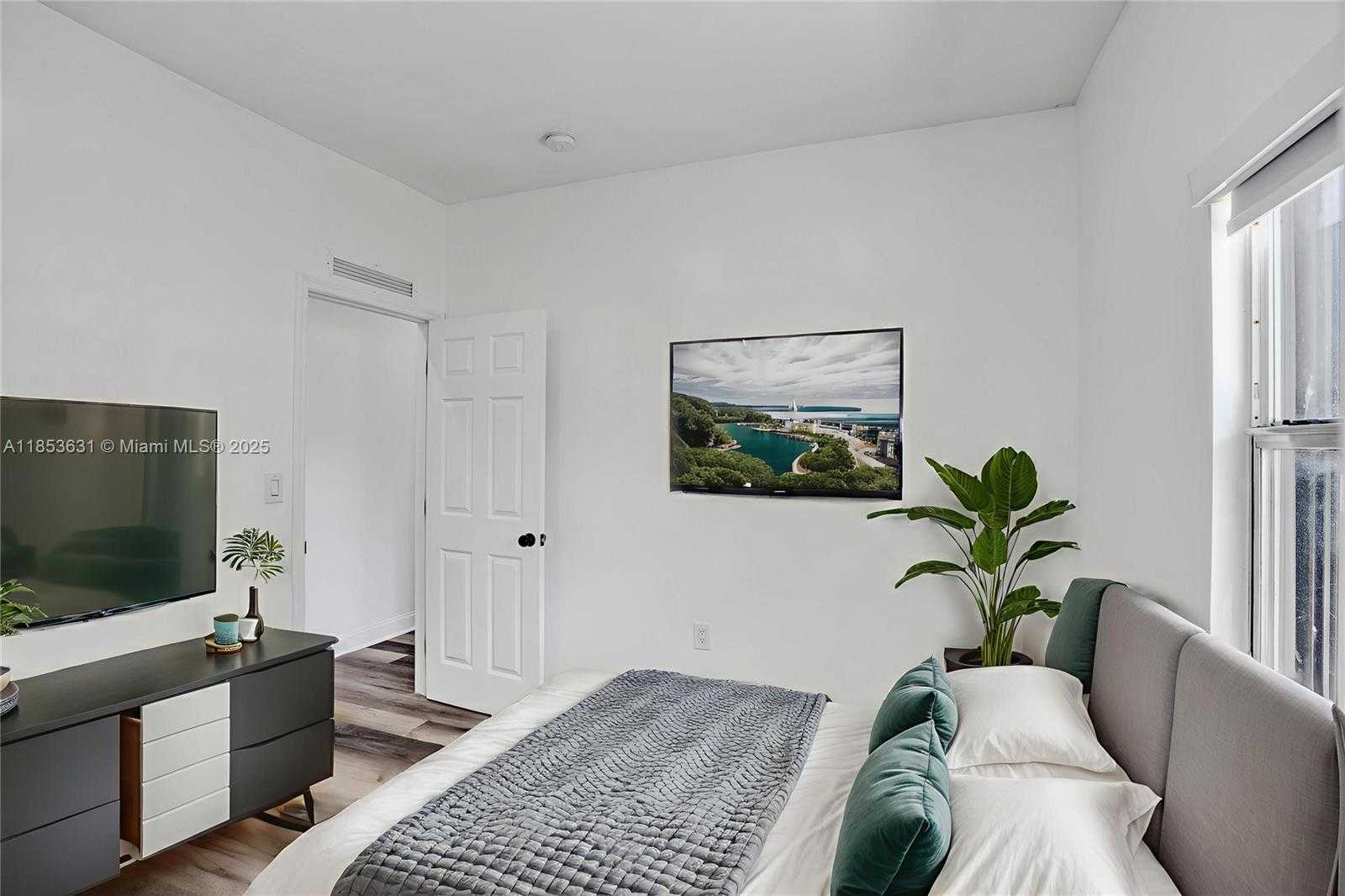 Small Image of 2135 SOUTH WEST 4TH STREET, Miami Number 14