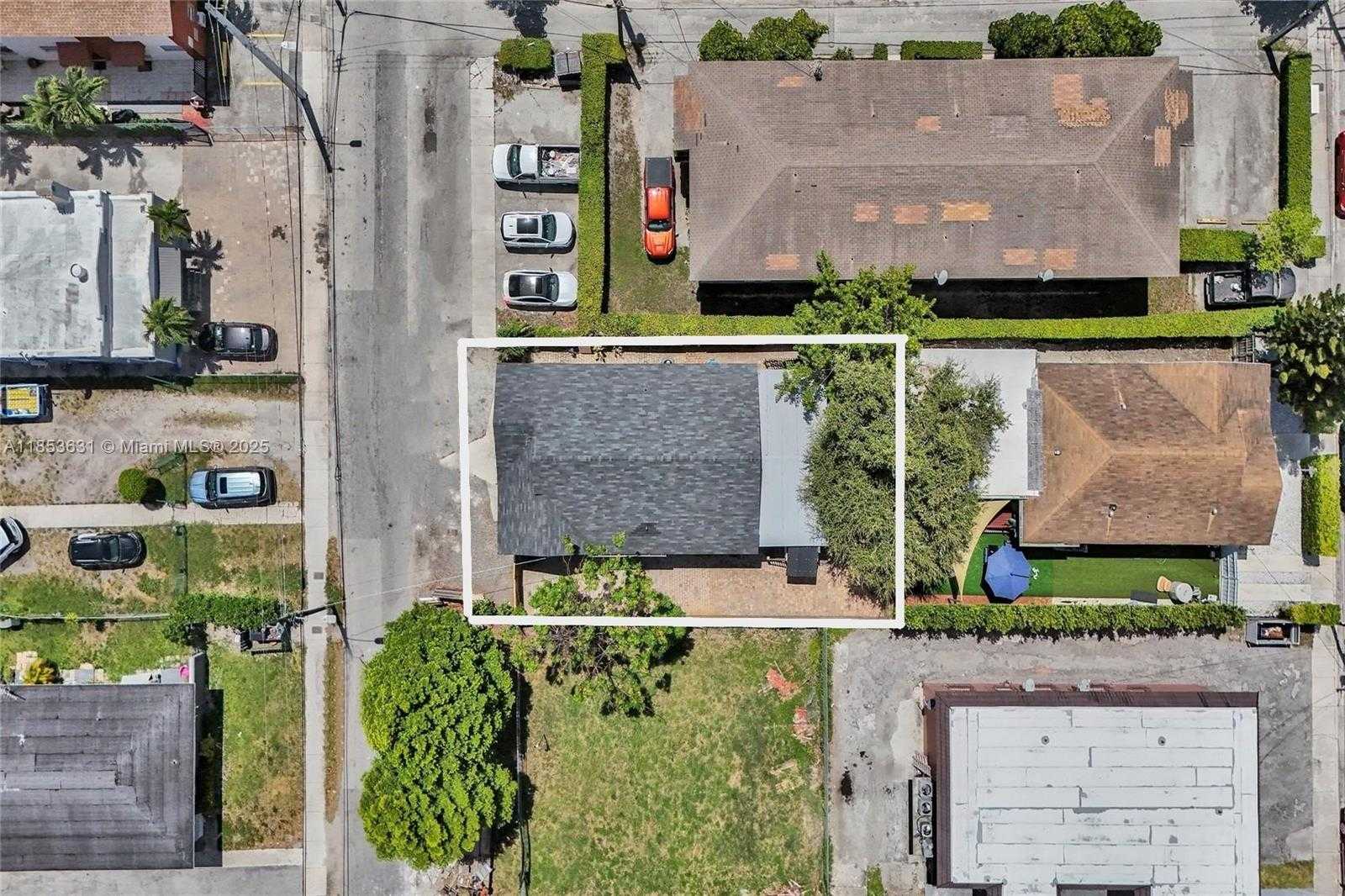 Small Image of 2135 SOUTH WEST 4TH STREET, Miami Number 23