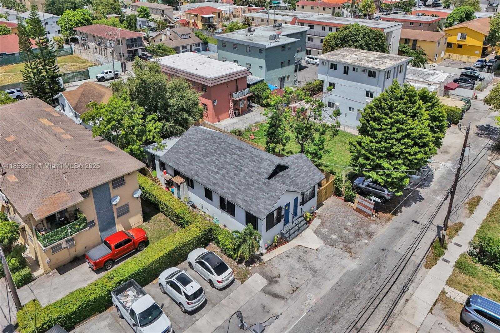 Small Image of 2135 SOUTH WEST 4TH STREET, Miami Number 25