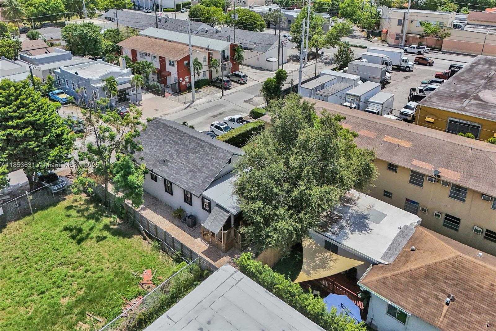 Small Image of 2135 SOUTH WEST 4TH STREET, Miami Number 26