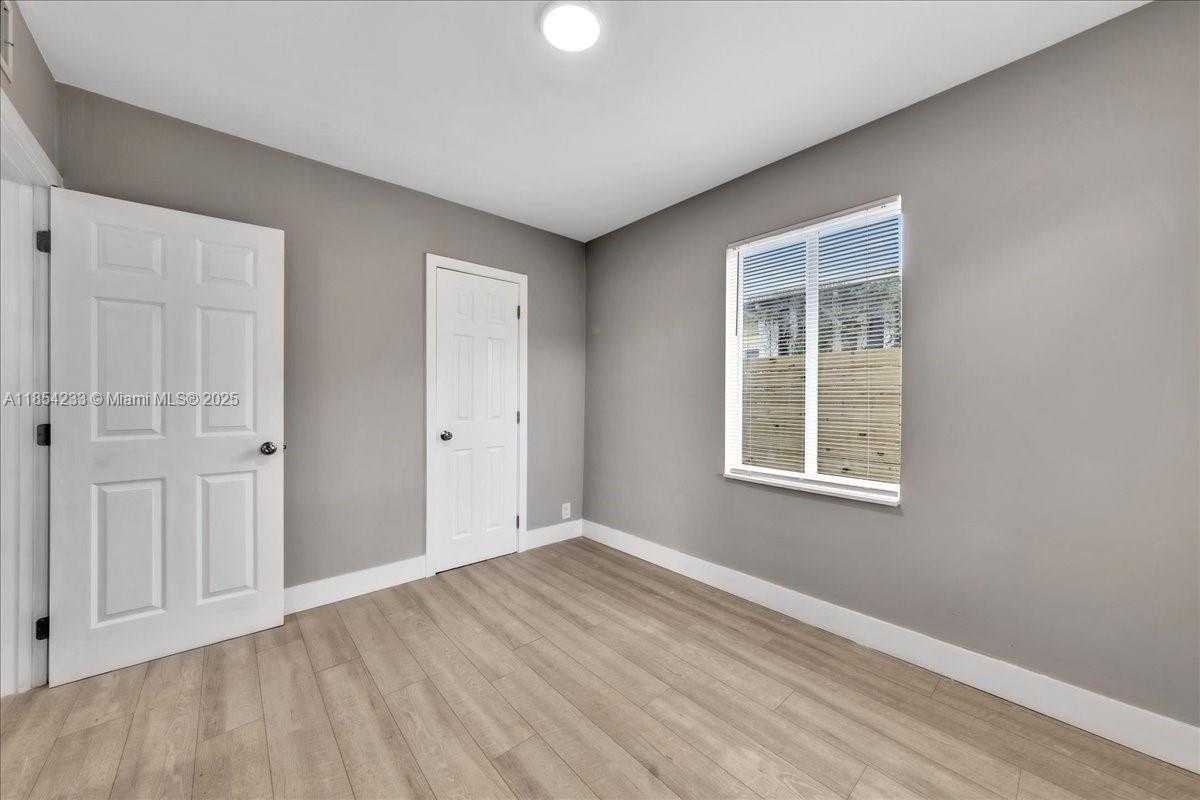 Small Image of 108 SOUTH EAST 23RD ST #2, Fort Lauderdale Number 11