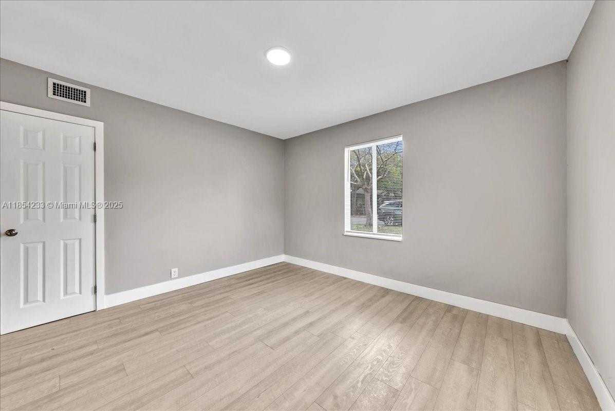 Small Image of 108 SOUTH EAST 23RD ST #2, Fort Lauderdale Number 12