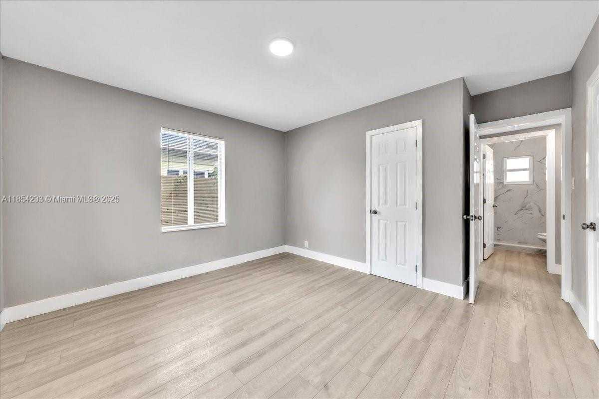 Small Image of 108 SOUTH EAST 23RD ST #2, Fort Lauderdale Number 13