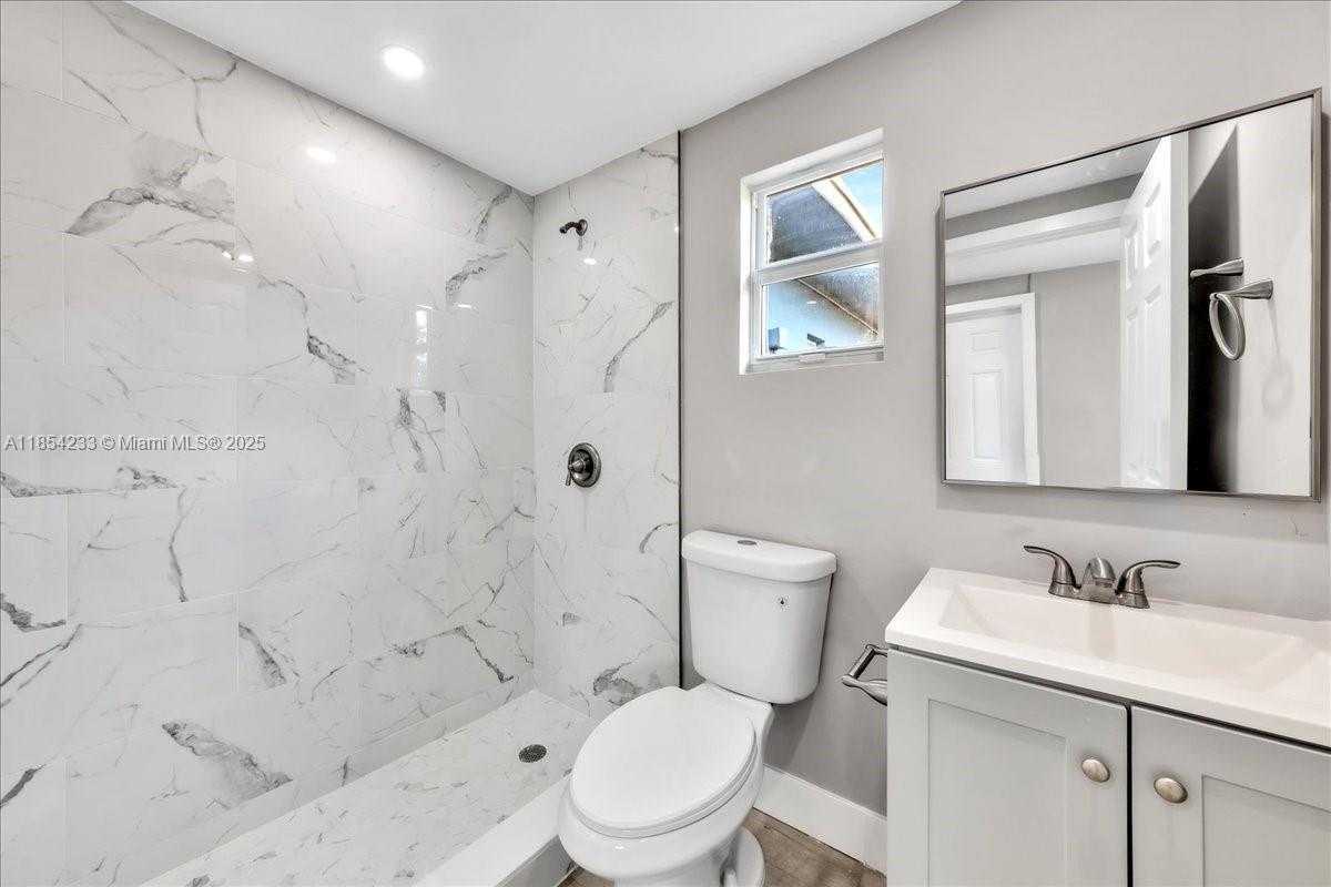 Small Image of 108 SOUTH EAST 23RD ST #2, Fort Lauderdale Number 14