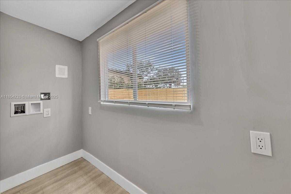 Small Image of 108 SOUTH EAST 23RD ST #2, Fort Lauderdale Number 17