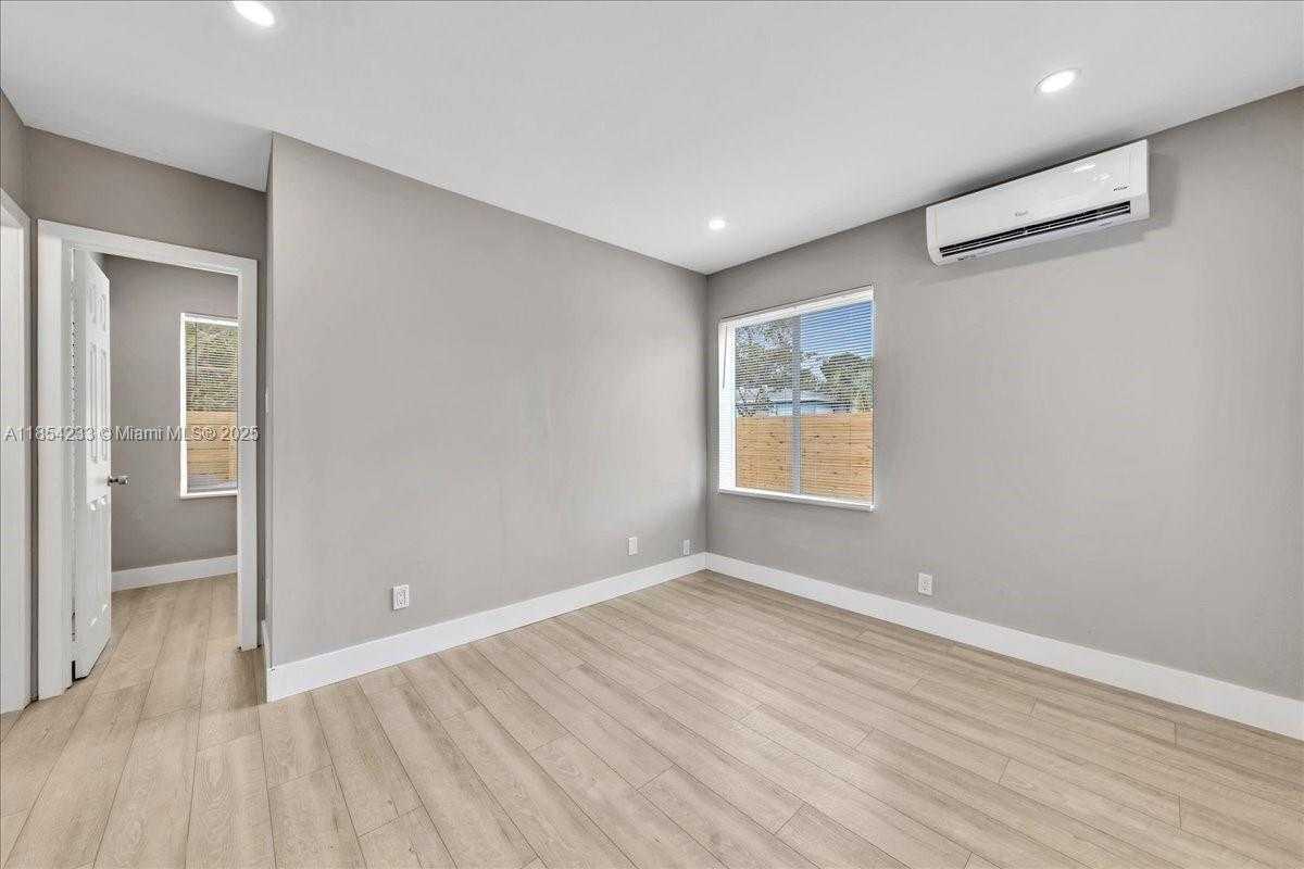 Small Image of 108 SOUTH EAST 23RD ST #2, Fort Lauderdale Number 19