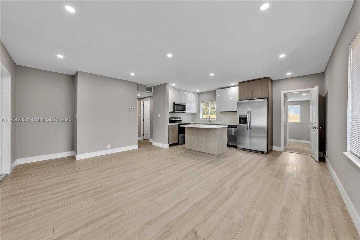 Small Image of 108 SOUTH EAST 23RD ST #2, Fort Lauderdale Number 2