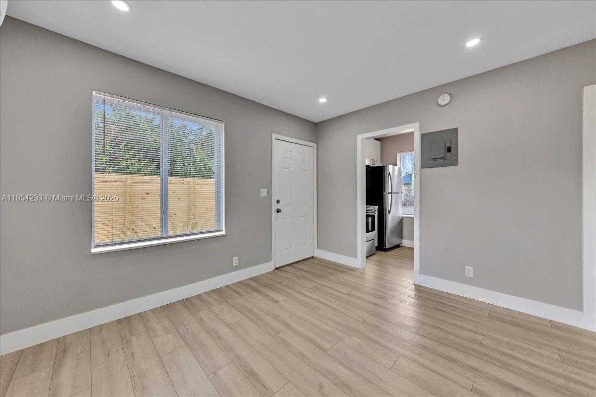 Small Image of 108 SOUTH EAST 23RD ST #2, Fort Lauderdale Number 21