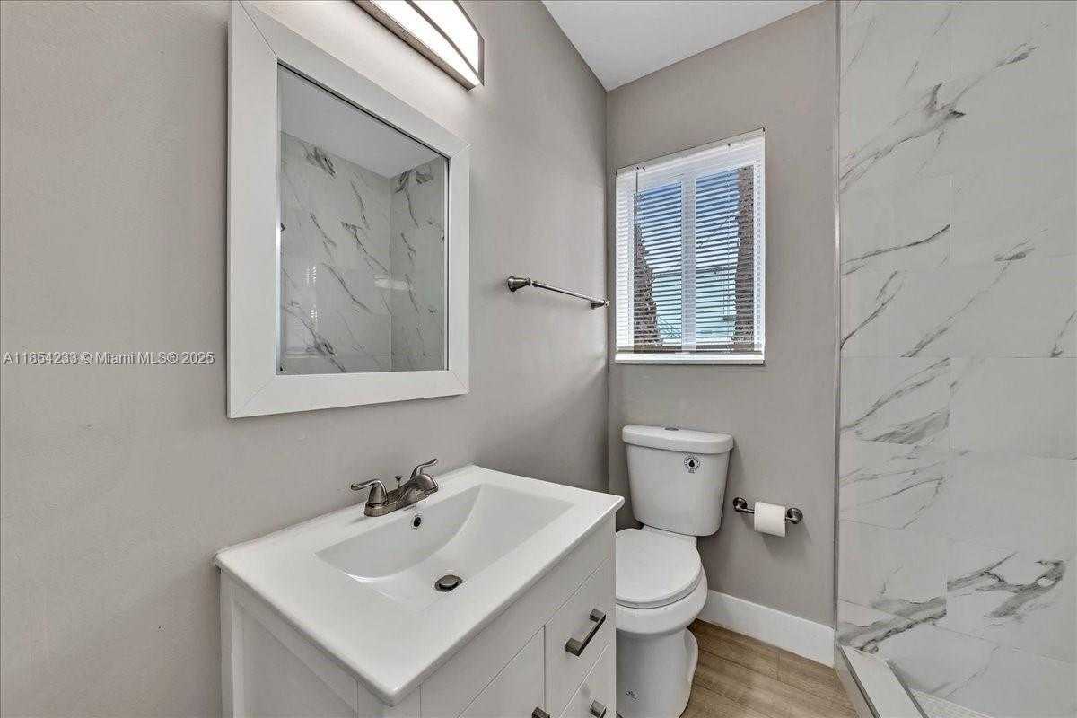 Small Image of 108 SOUTH EAST 23RD ST #2, Fort Lauderdale Number 25