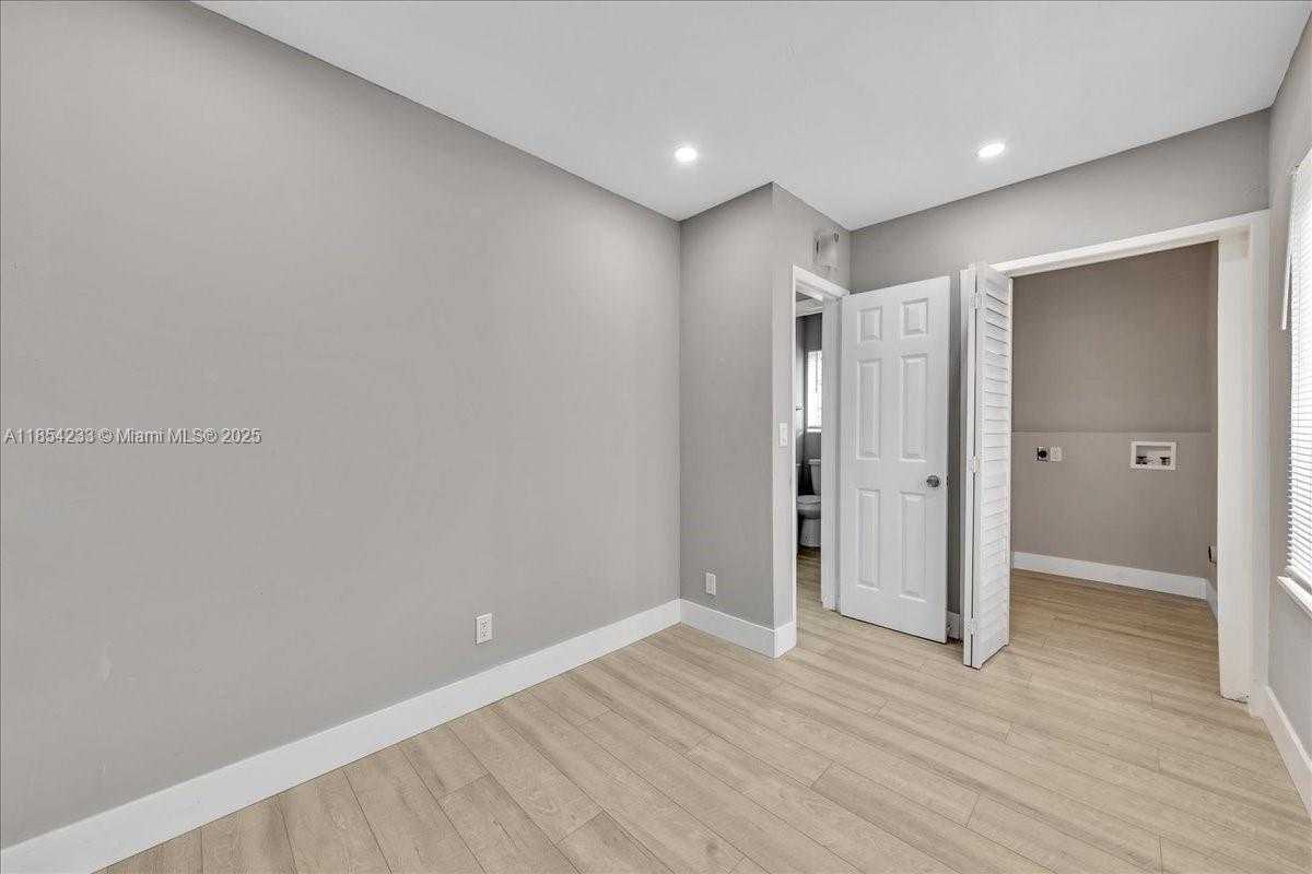 Small Image of 108 SOUTH EAST 23RD ST #2, Fort Lauderdale Number 28