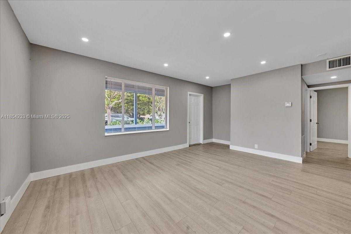 Small Image of 108 SOUTH EAST 23RD ST #2, Fort Lauderdale Number 8