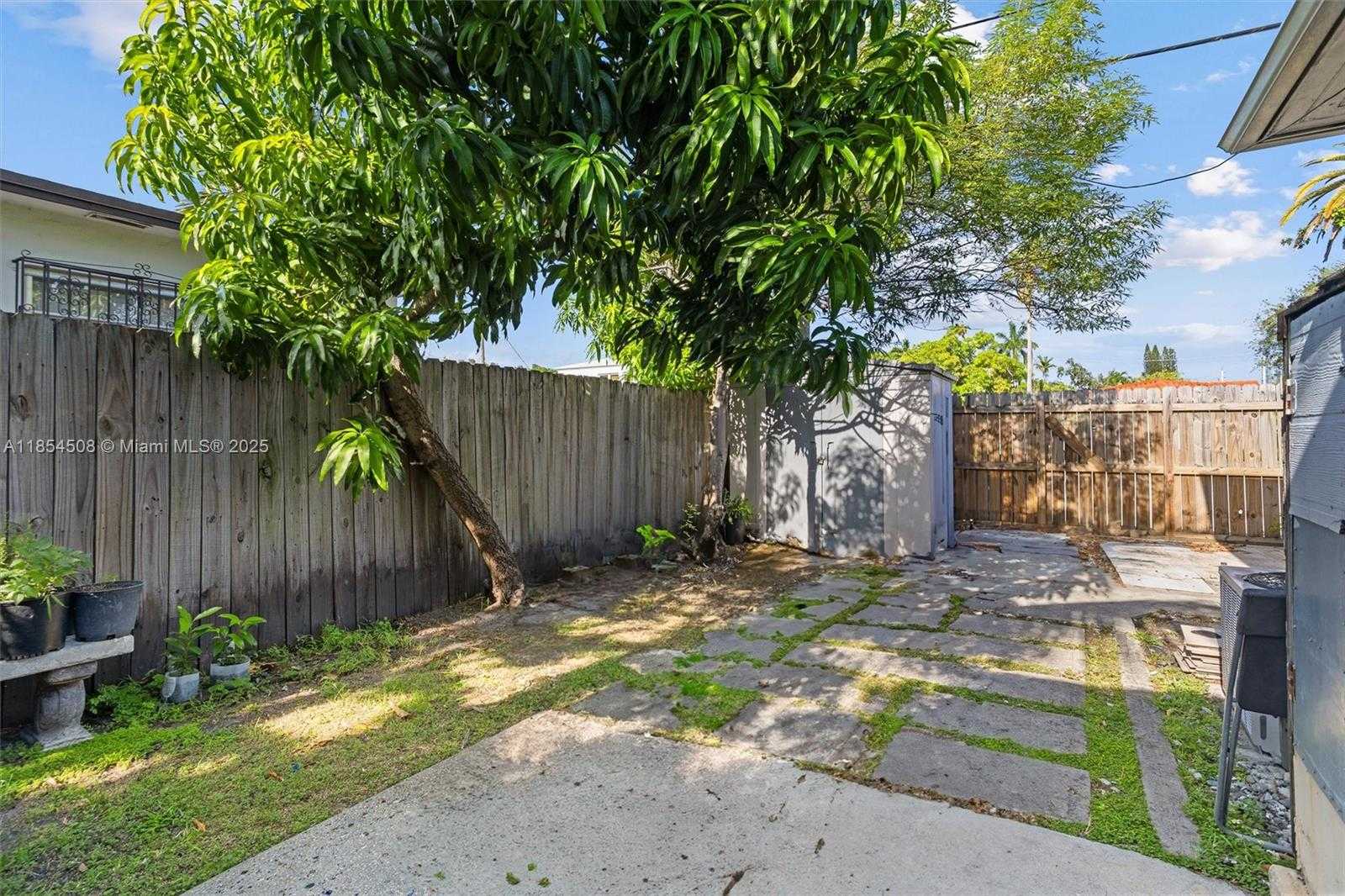 Small Image of 1701 SOUTH WEST 21ST ST #2, Miami Number 16