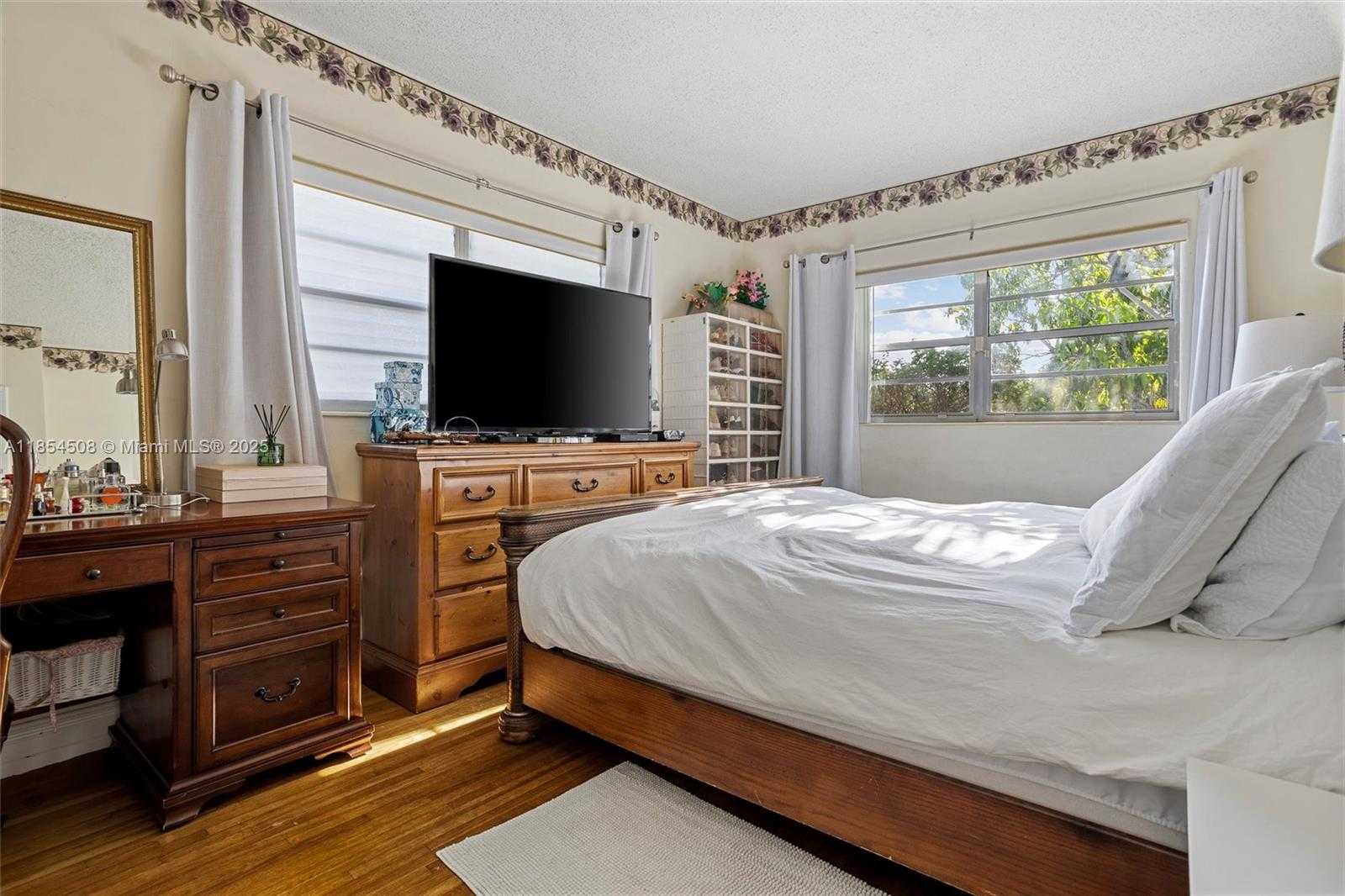 Small Image of 1701 SOUTH WEST 21ST ST #2, Miami Number 23