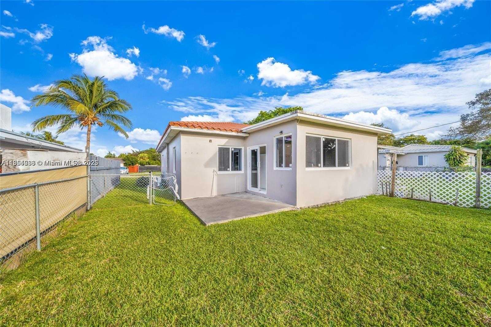 Small Image of 11020 NORTH EAST 10TH AVE, Biscayne Park Number 12