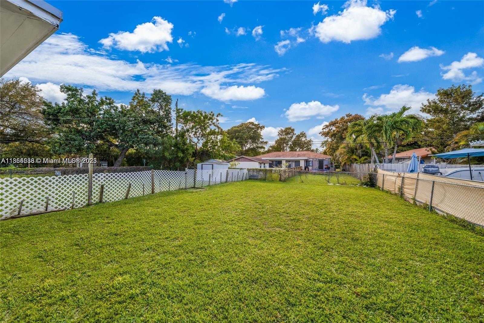 Small Image of 11020 NORTH EAST 10TH AVE, Biscayne Park Number 13