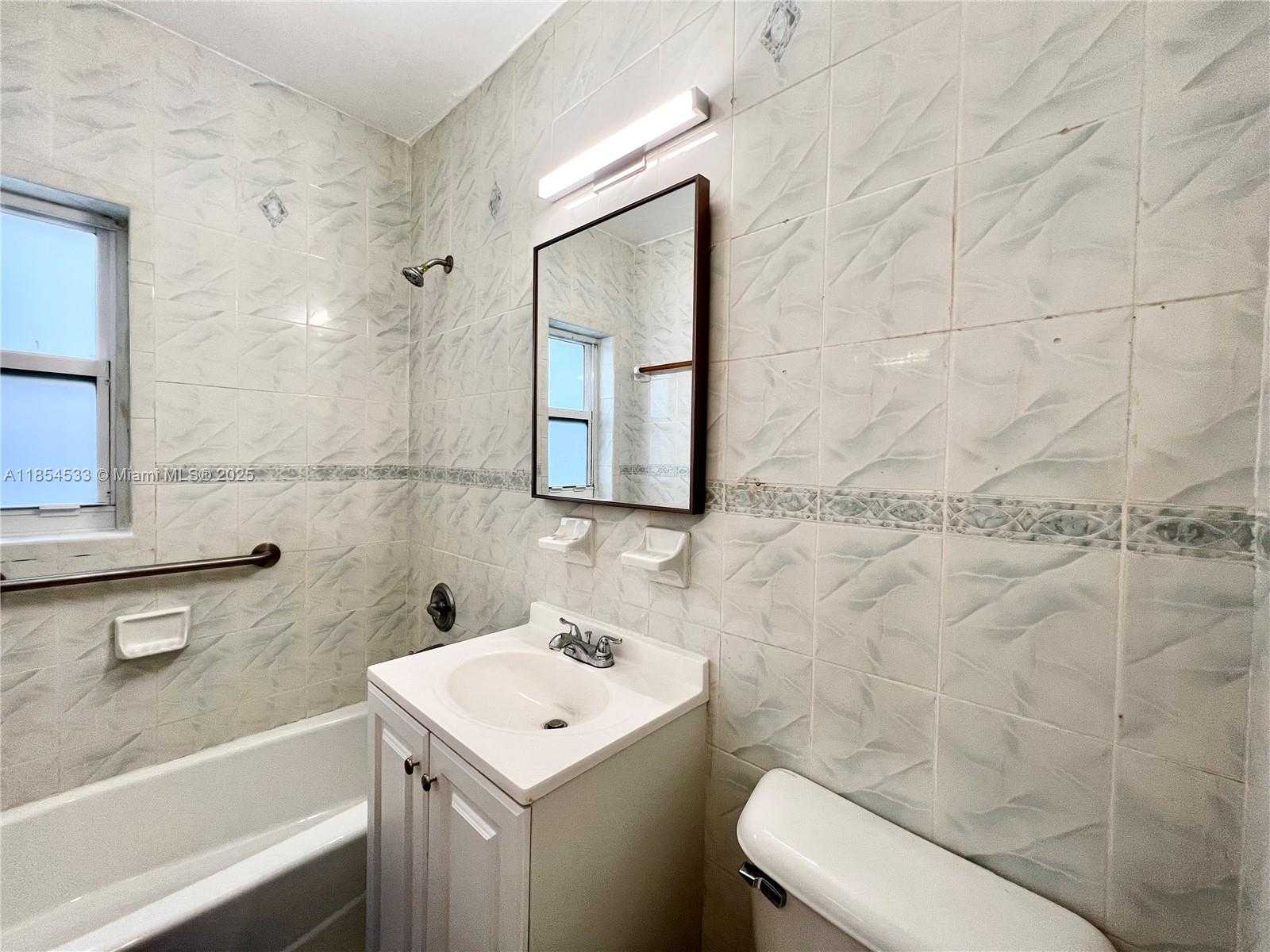 Small Image of 11020 NORTH EAST 10TH AVE, Biscayne Park Number 18