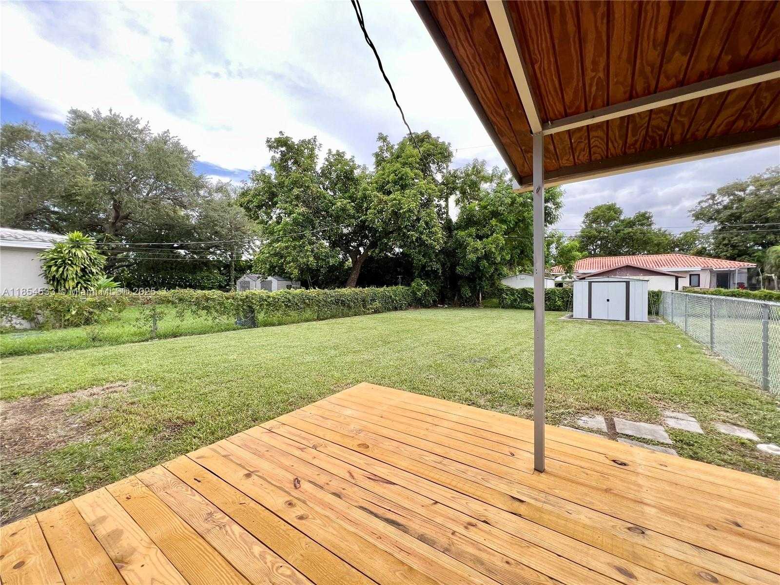 Small Image of 11020 NORTH EAST 10TH AVE, Biscayne Park Number 24