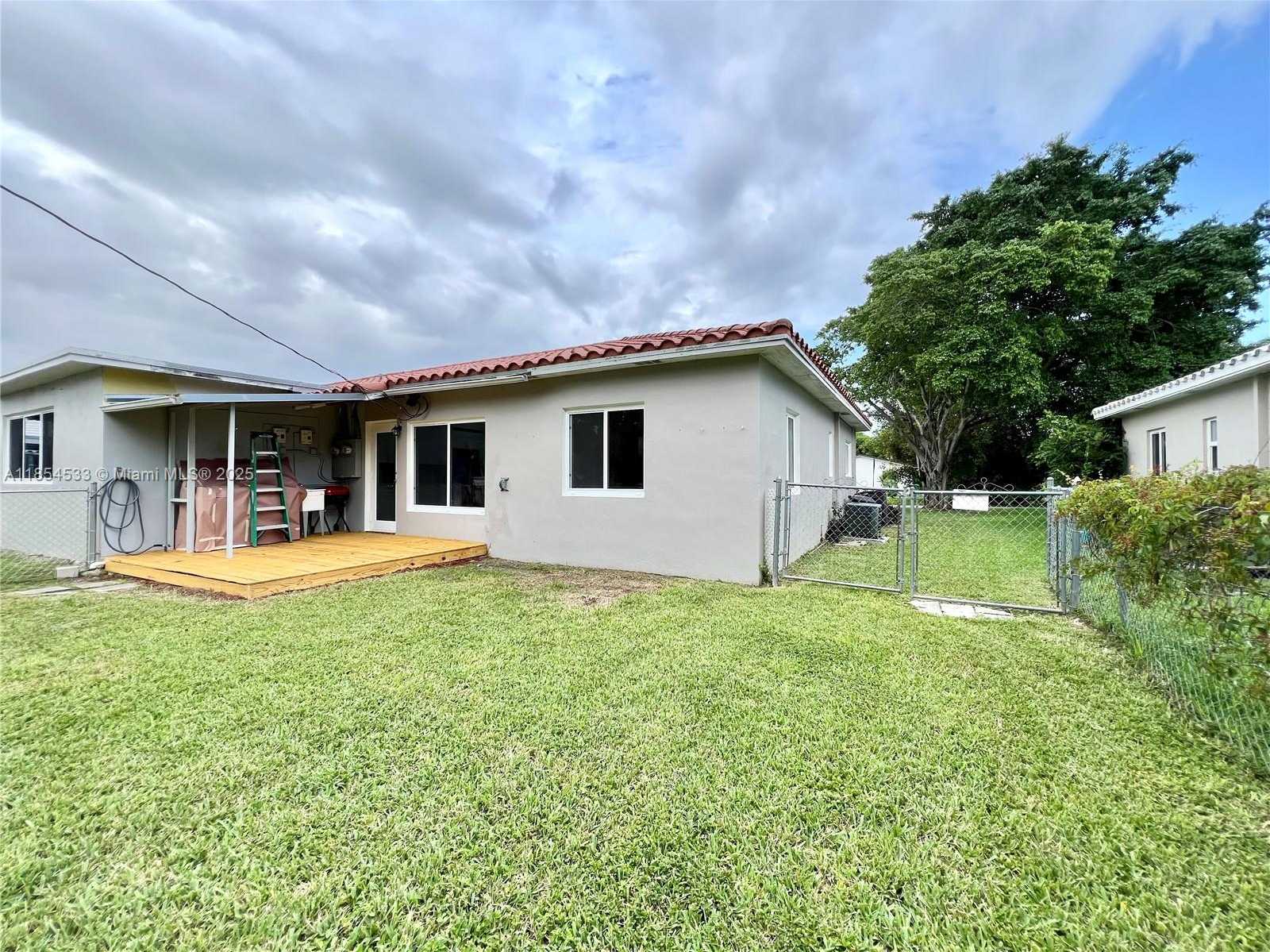 Small Image of 11020 NORTH EAST 10TH AVE, Biscayne Park Number 26
