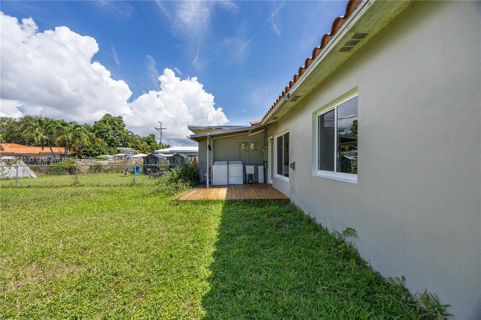 Small Image of 11020 NORTH EAST 10TH AVE, Biscayne Park Number 28