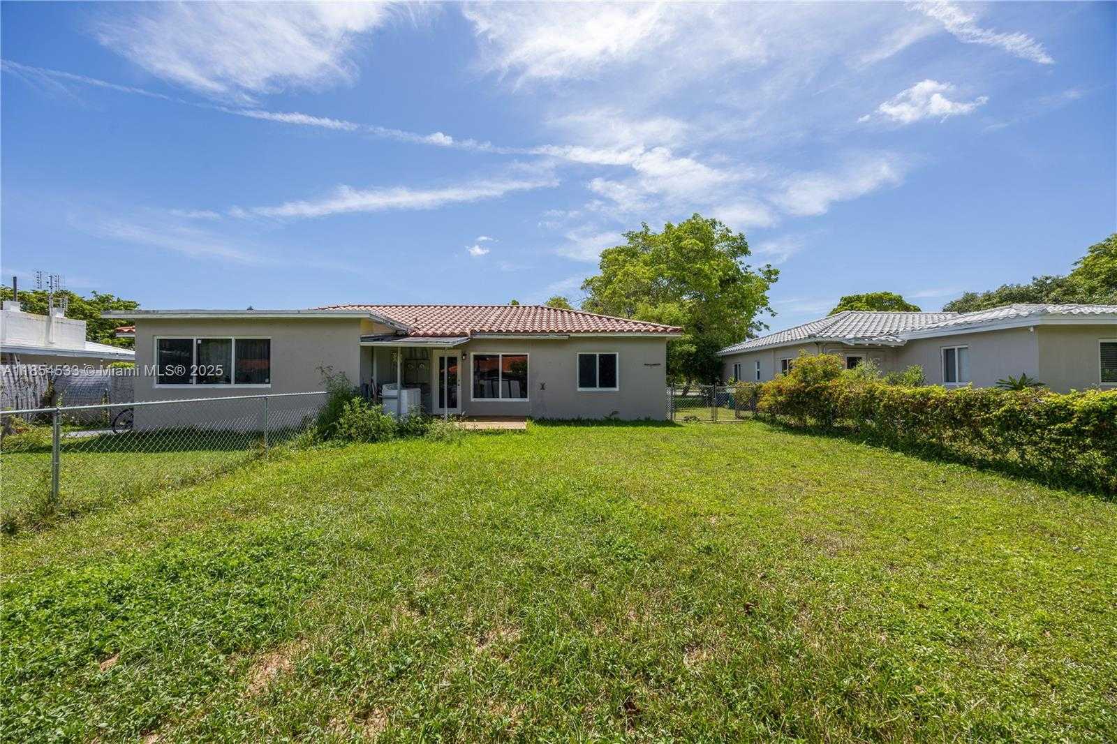 Small Image of 11020 NORTH EAST 10TH AVE, Biscayne Park Number 29