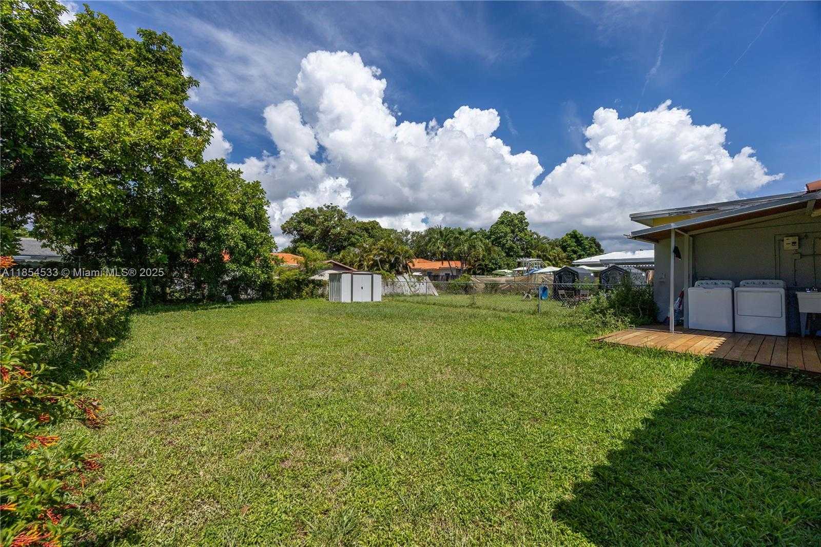 Small Image of 11020 NORTH EAST 10TH AVE, Biscayne Park Number 30