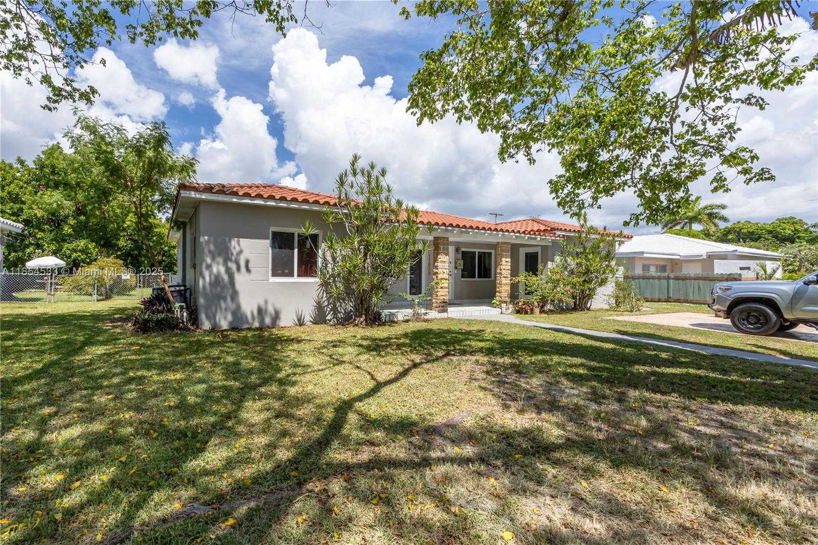 Small Image of 11020 NORTH EAST 10TH AVE, Biscayne Park Number 4