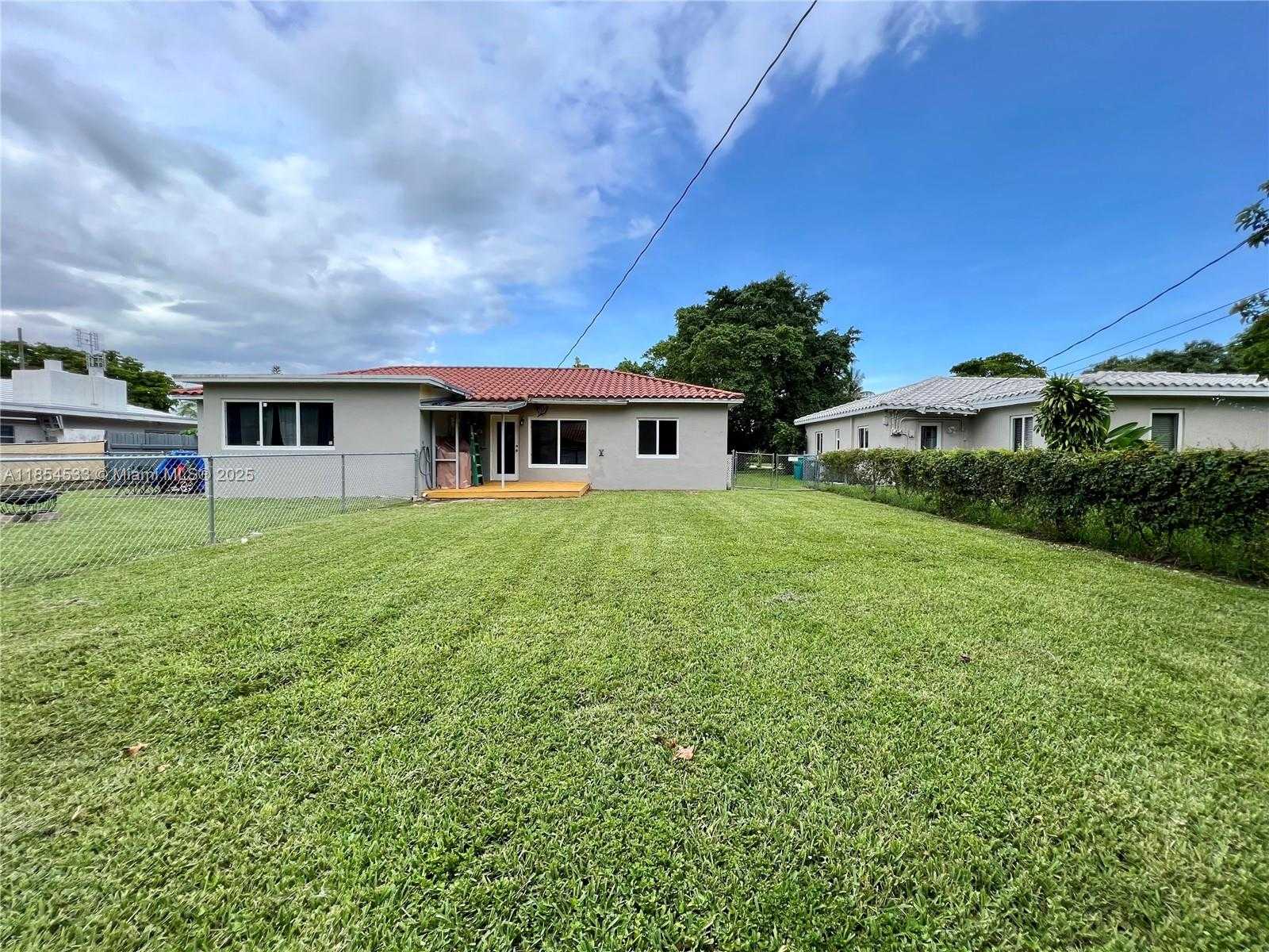 Small Image of 11020 NORTH EAST 10TH AVE, Biscayne Park Number 5