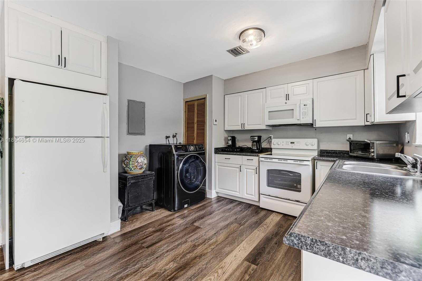 Small Image of 97 NORTH WEST 47TH CT #2, Miami Number 34