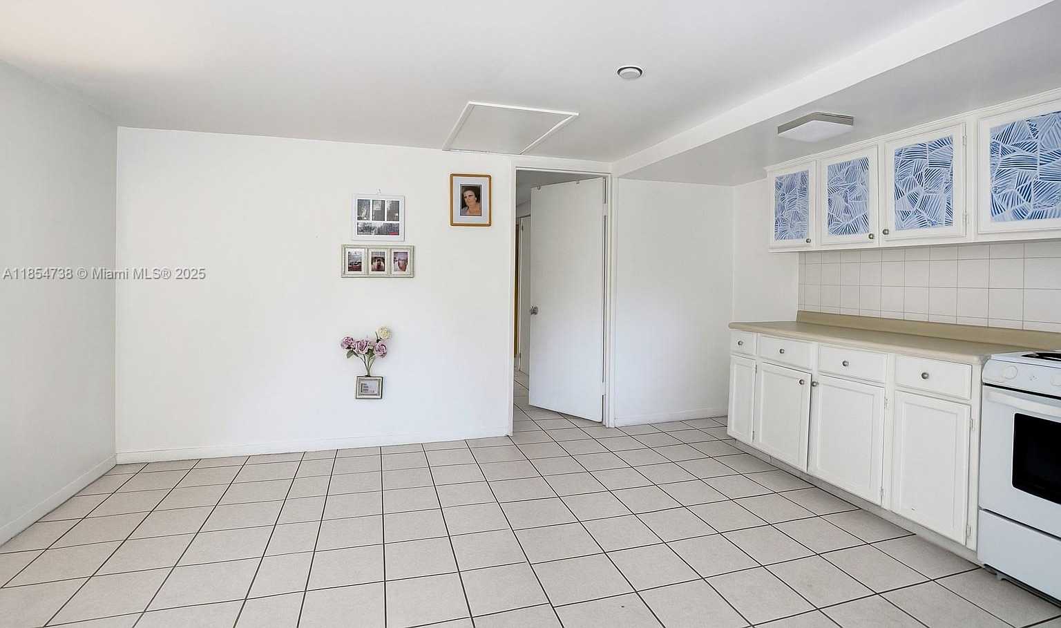 Small Image of 48 SOUTH WEST 14TH ST, Dania Beach Number 13