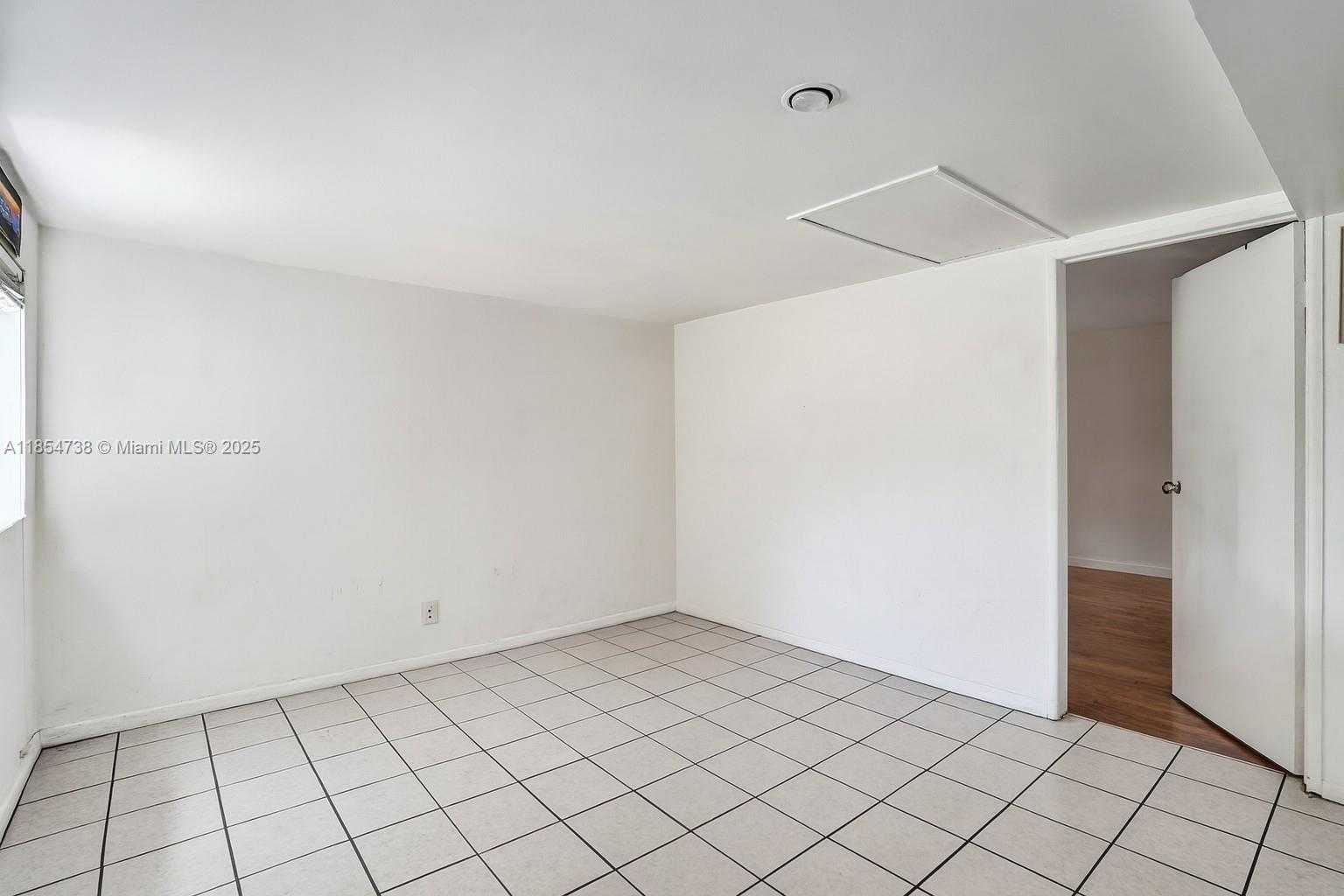 Small Image of 48 SOUTH WEST 14TH ST, Dania Beach Number 17
