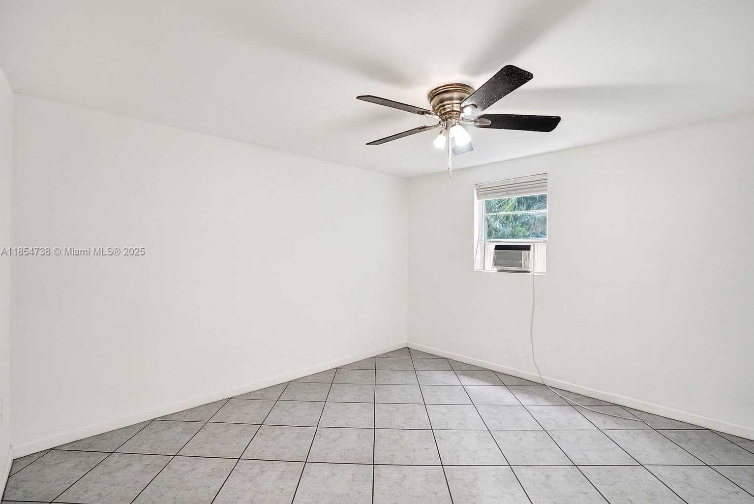 Small Image of 48 SOUTH WEST 14TH ST, Dania Beach Number 19