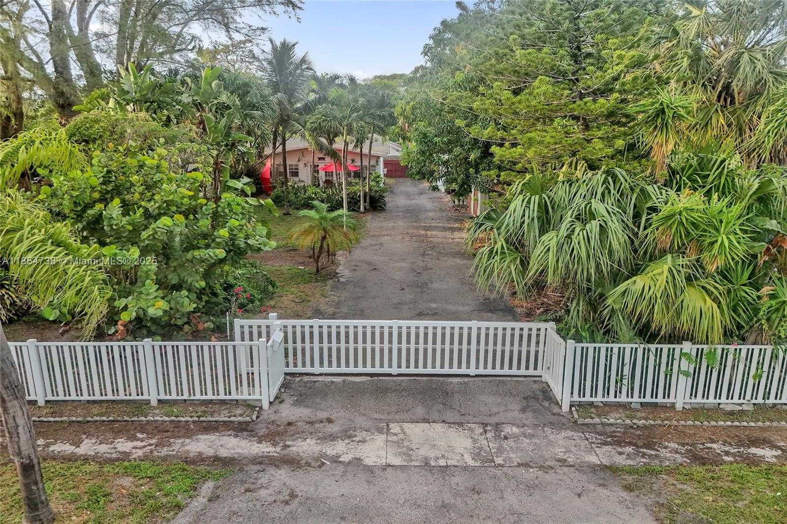 Small Image of 48 SOUTH WEST 14TH ST, Dania Beach Number 21