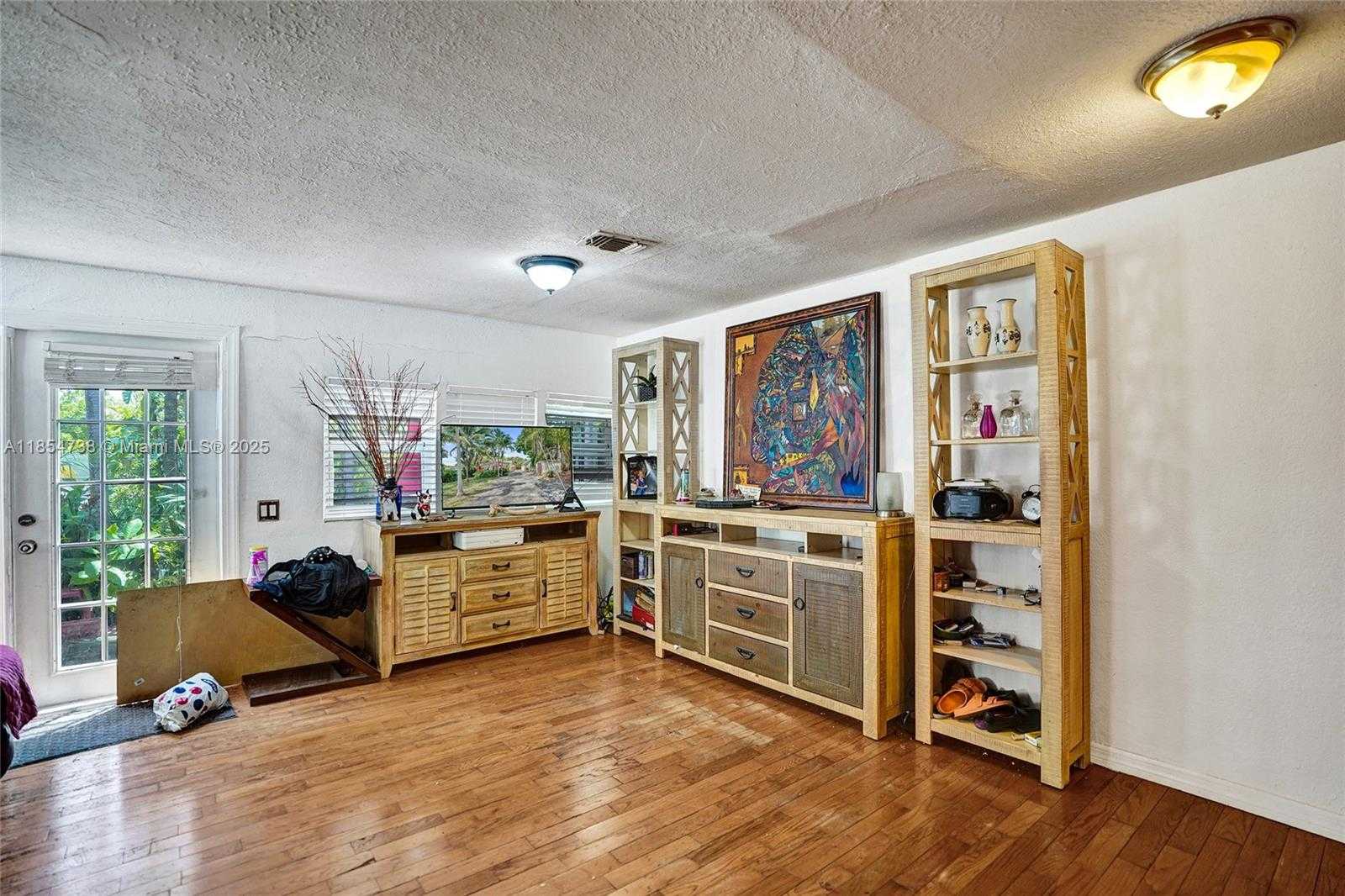 Small Image of 48 SOUTH WEST 14TH ST, Dania Beach Number 4