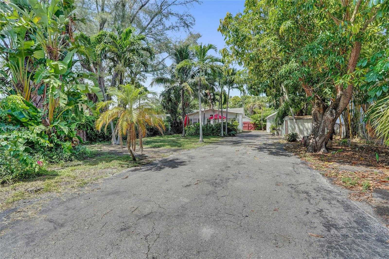 Small Image of 48 SOUTH WEST 14TH ST, Dania Beach Number 40