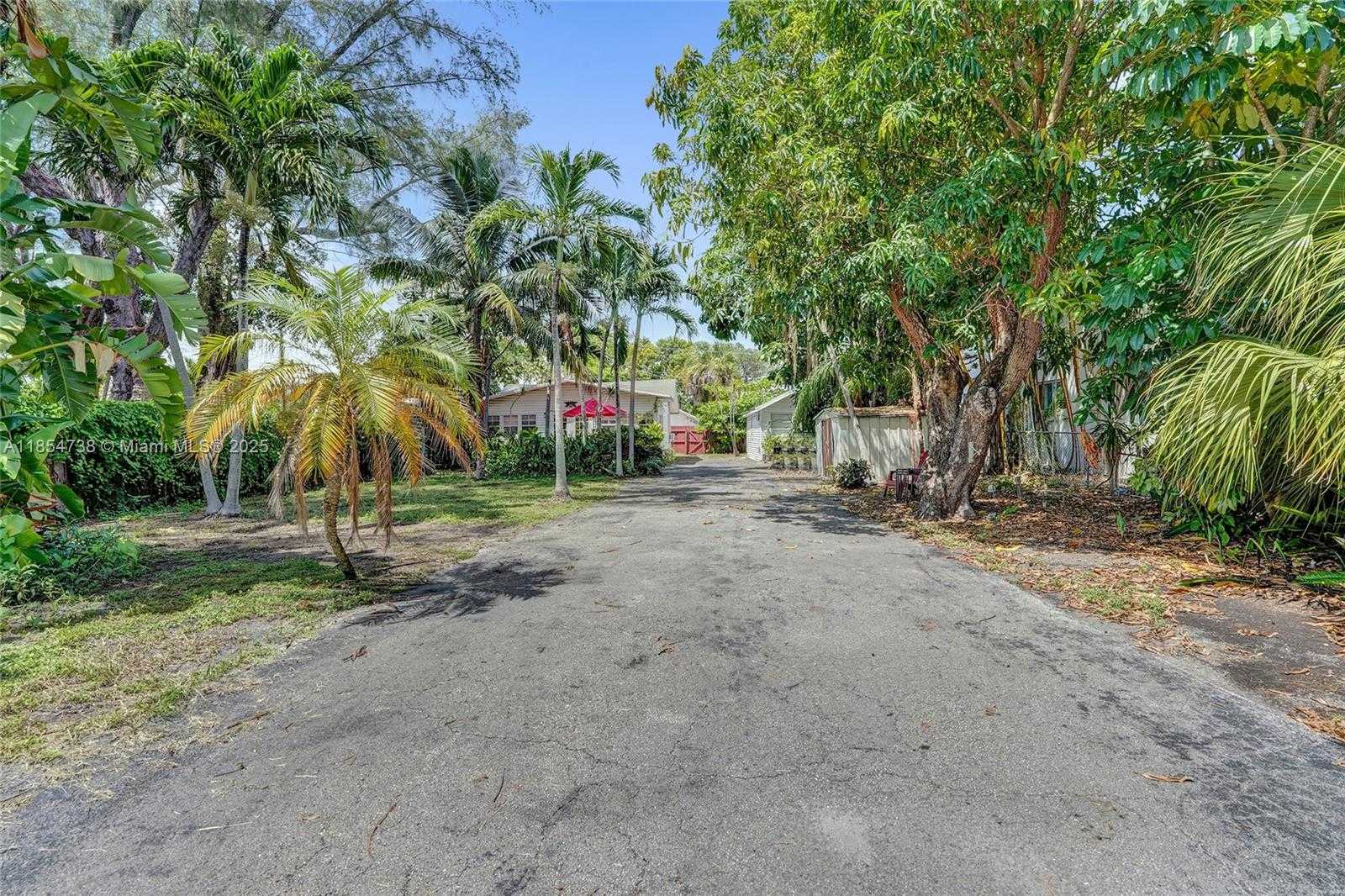 Small Image of 48 SOUTH WEST 14TH ST, Dania Beach Number 41