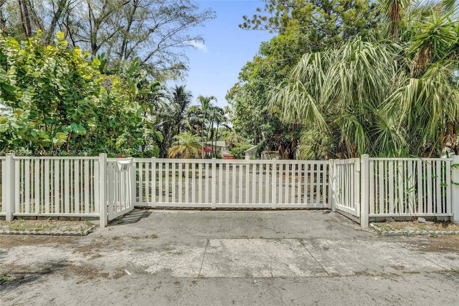 Small Image of 48 SOUTH WEST 14TH ST, Dania Beach Number 42