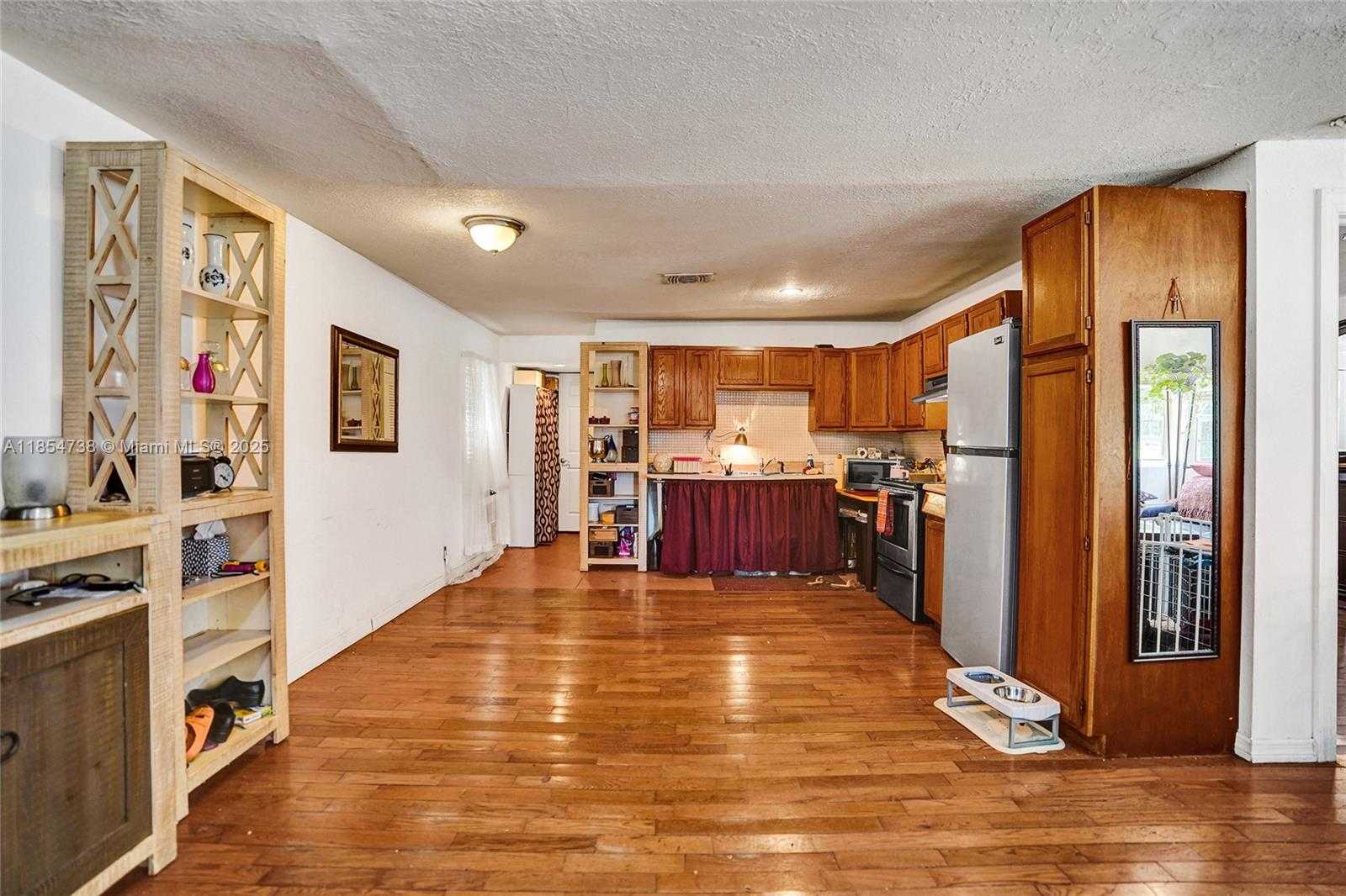 Small Image of 48 SOUTH WEST 14TH ST, Dania Beach Number 7