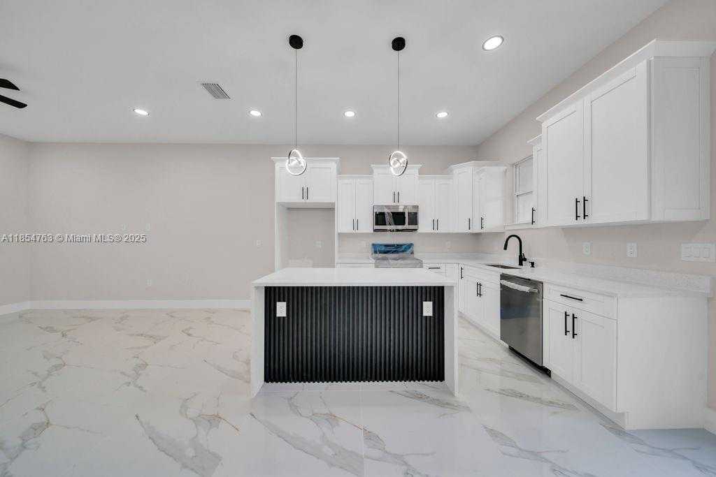 Small Image of 732 JACK AVE S, Lehigh Acres Number 27