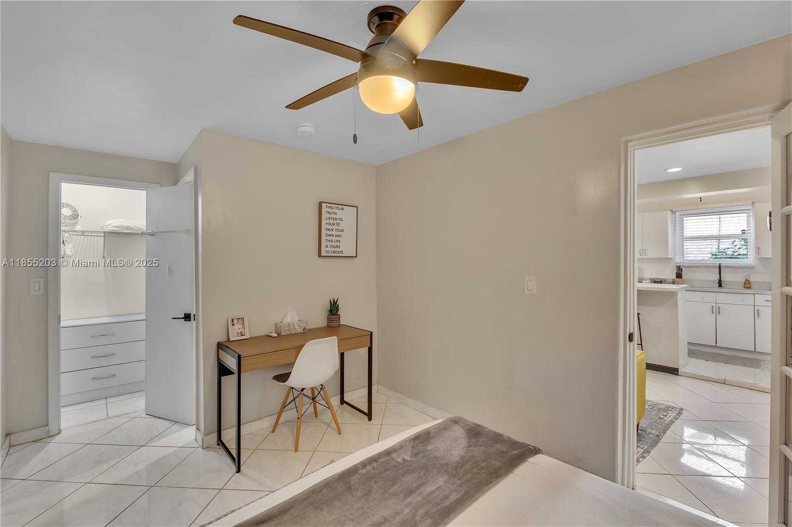 Small Image of 1947 ADAMS ST, Hollywood Number 12