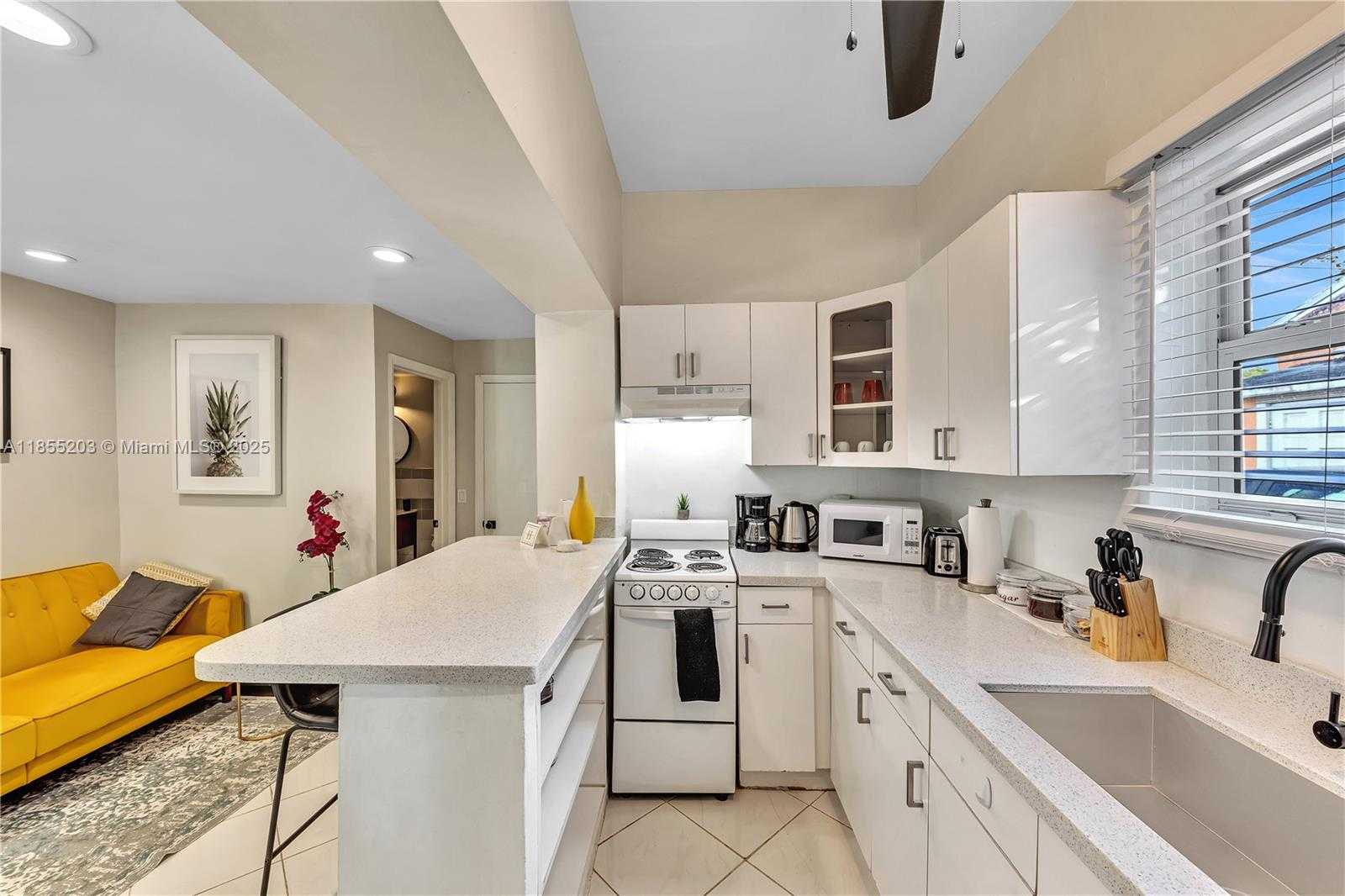 Small Image of 1947 ADAMS ST, Hollywood Number 13