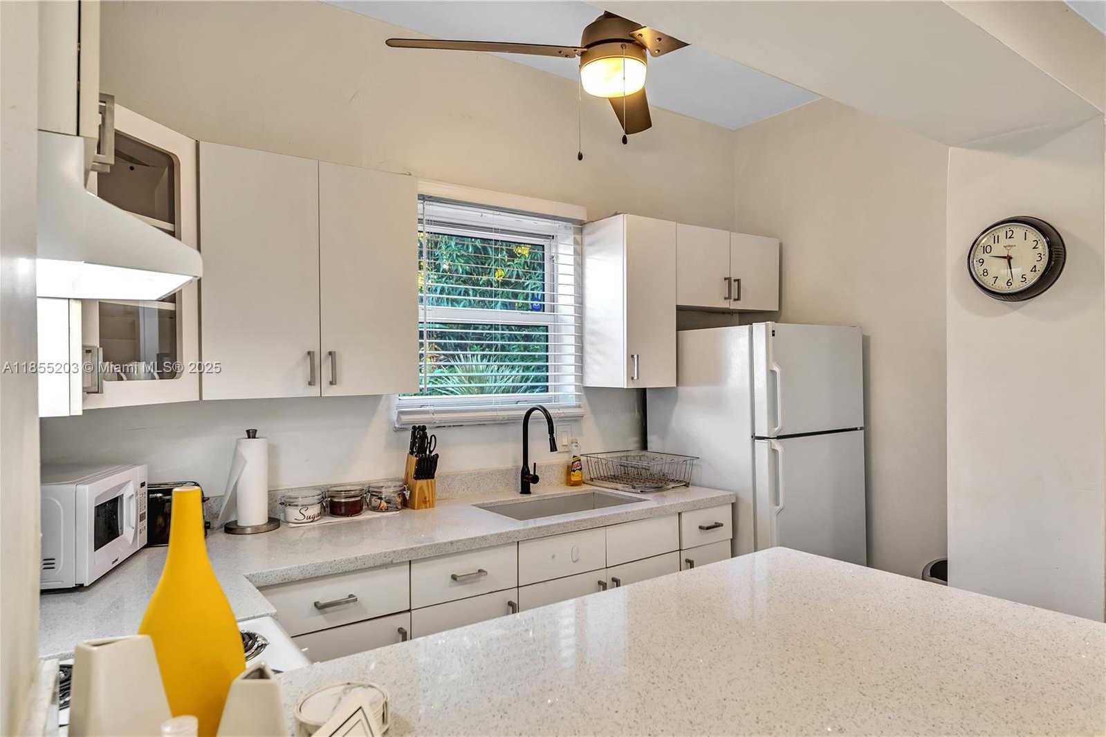 Small Image of 1947 ADAMS ST, Hollywood Number 14