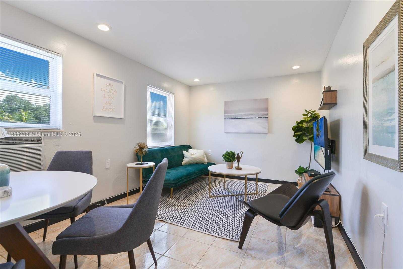 Small Image of 1947 ADAMS ST, Hollywood Number 20