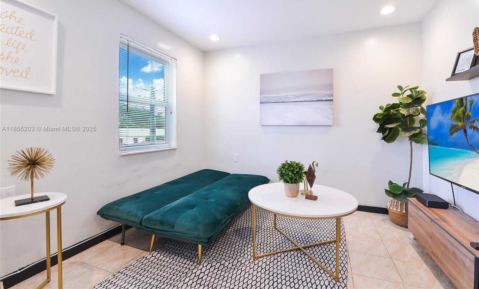 Small Image of 1947 ADAMS ST, Hollywood Number 21