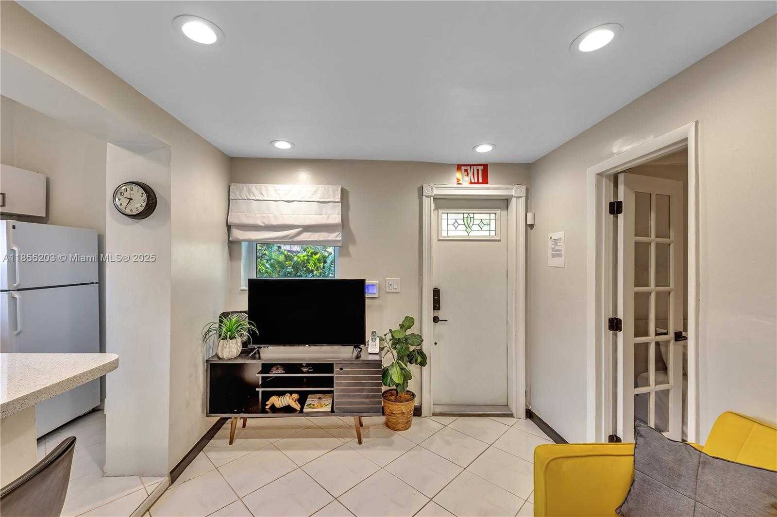 Small Image of 1947 ADAMS ST, Hollywood Number 9