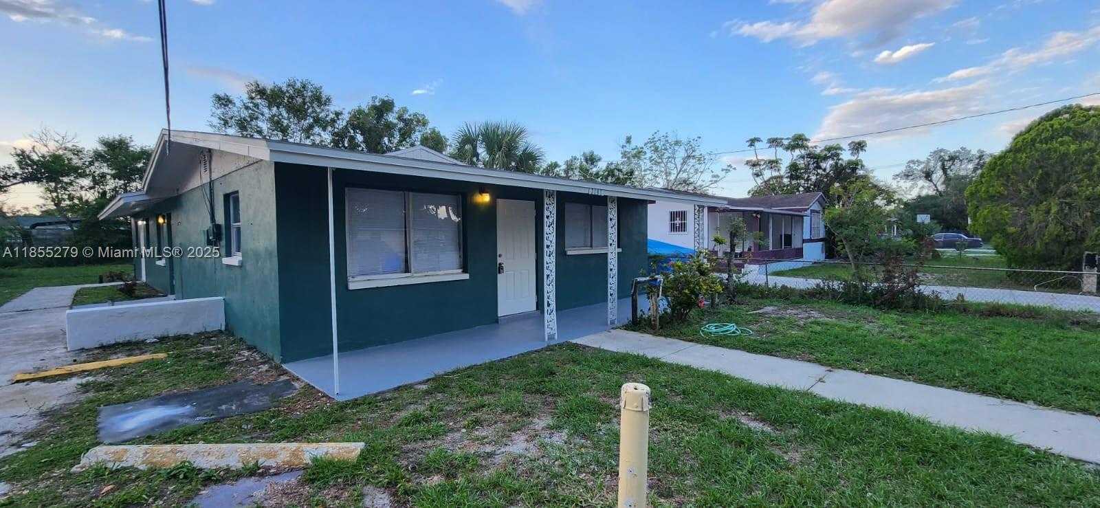 Small Image of 3147 ECONOMY, Fort Myers Number 8
