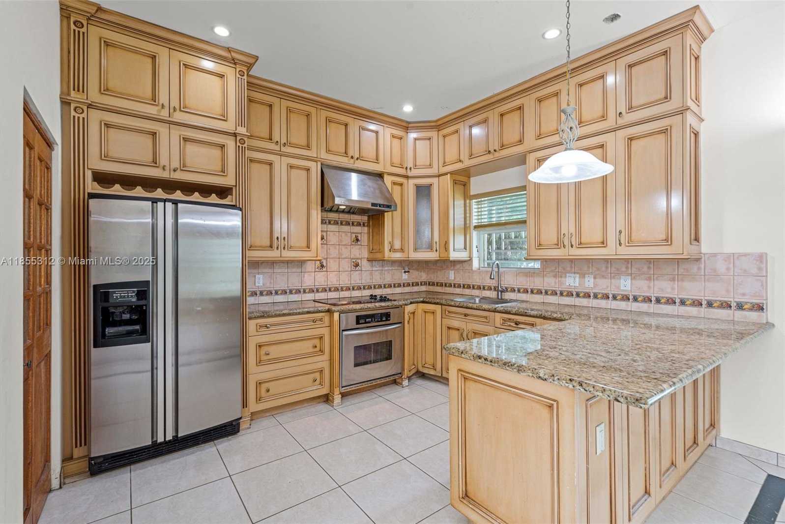 Small Image of 3411 SOUTH WEST 27TH ST, Miami Number 10