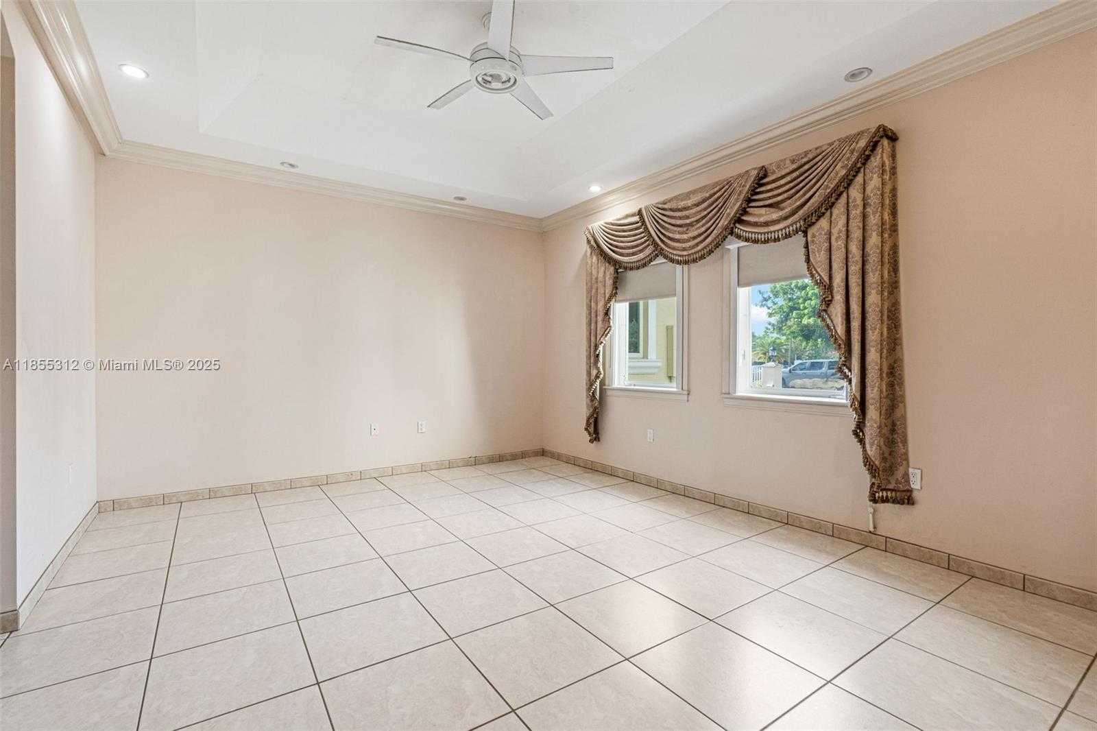 Small Image of 3411 SOUTH WEST 27TH ST, Miami Number 14