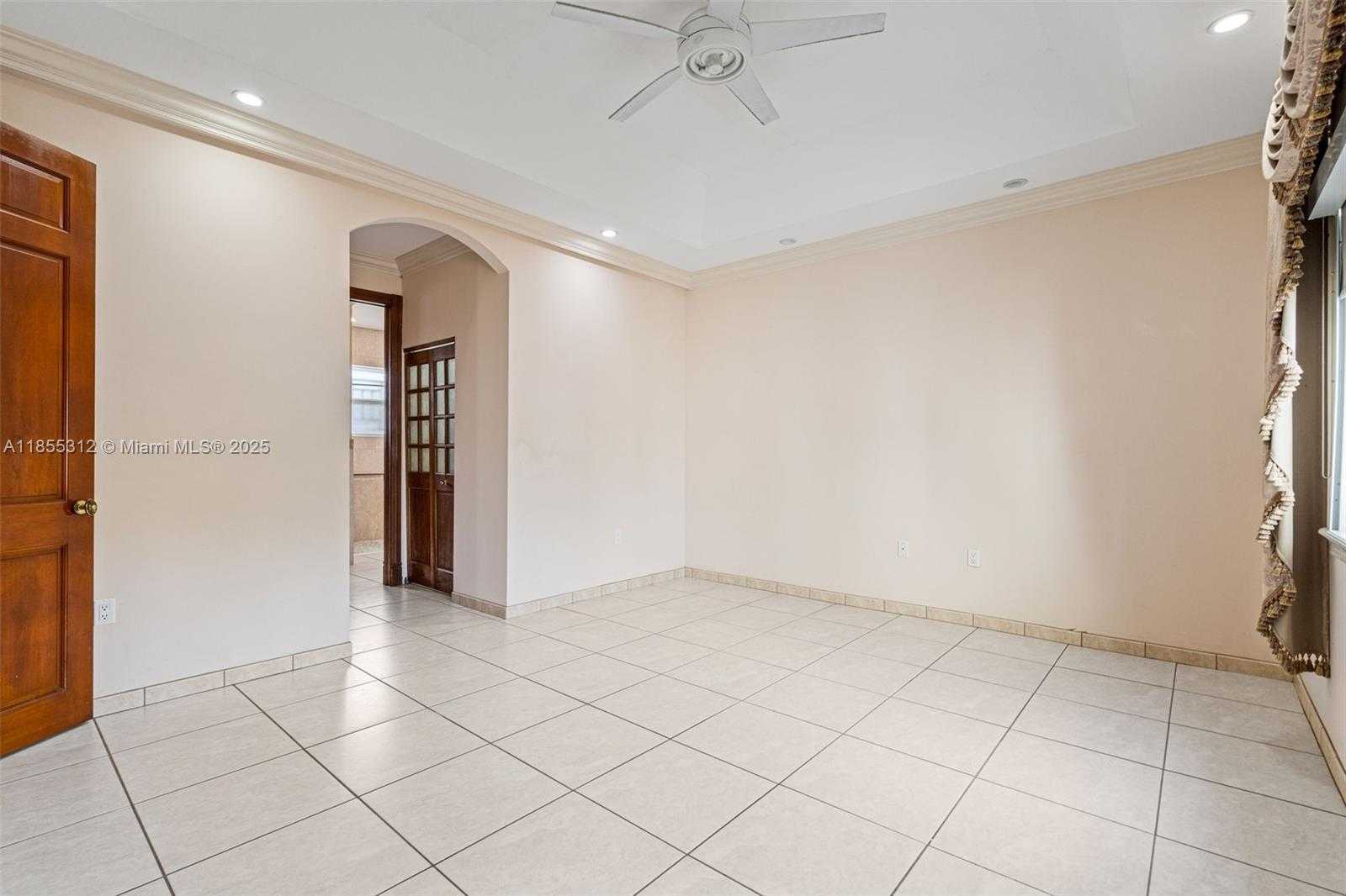 Small Image of 3411 SOUTH WEST 27TH ST, Miami Number 15