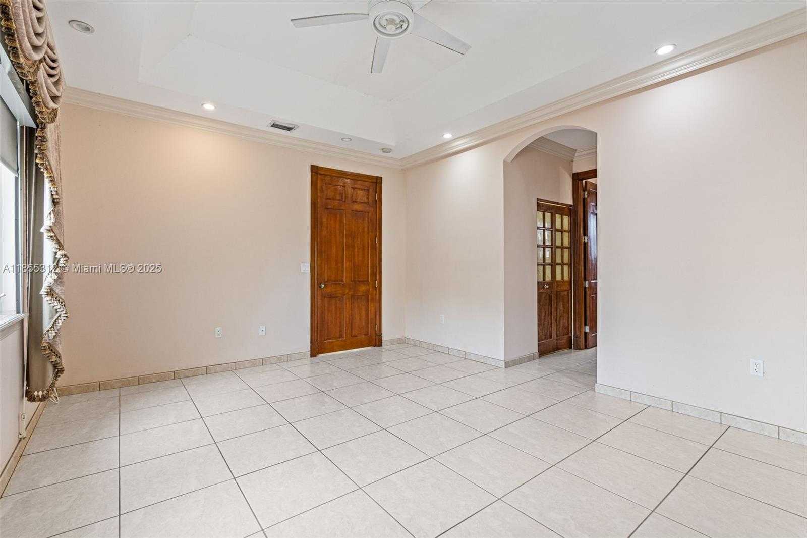 Small Image of 3411 SOUTH WEST 27TH ST, Miami Number 16